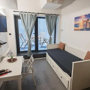 Appartement Peaceful Basement With Terrace & Free Gym, Budapest